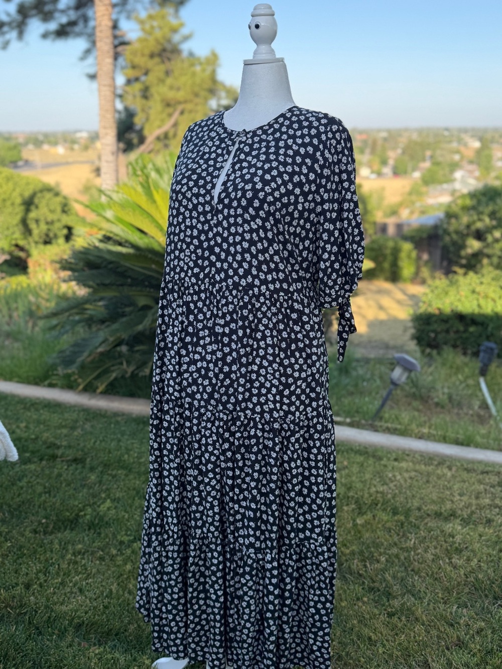 Madewell Black & White Floral Tiered Maxi Dress - Picture 6 of 6